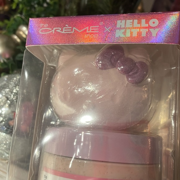 🎀NIB/HELLOKITTY Silky skin SpaSet in PeachPetals Includes bath bomb/suga… - Picture 11 of 11